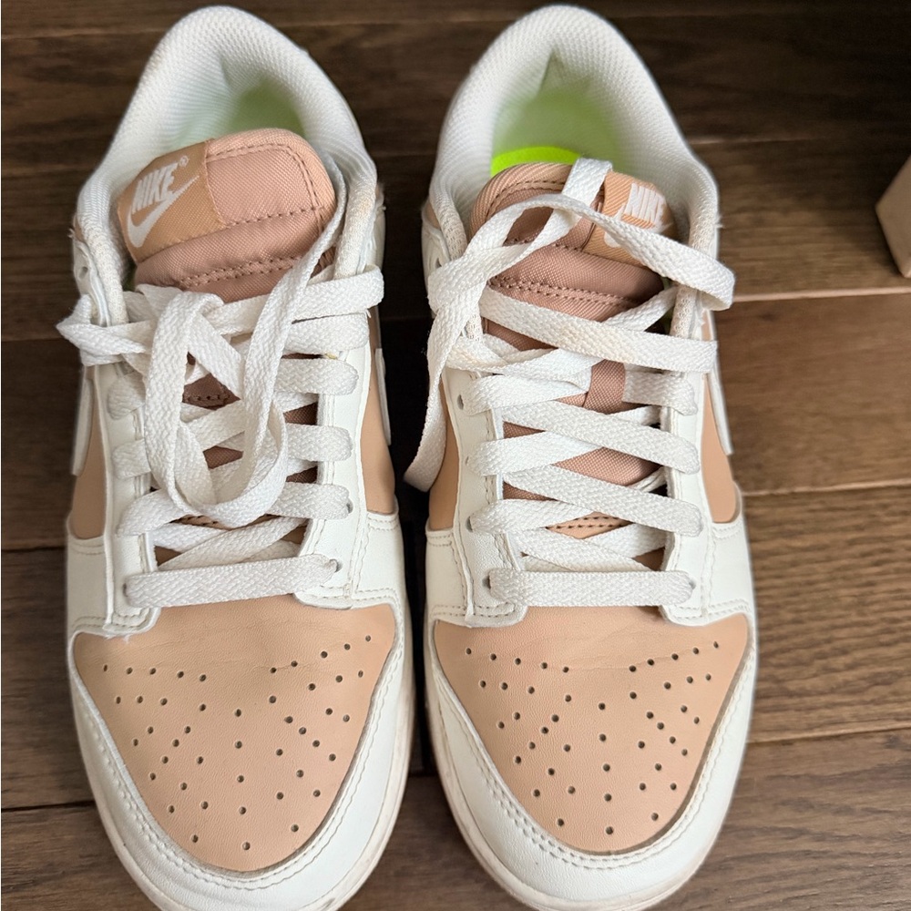 Women’s nike dunks size 6
